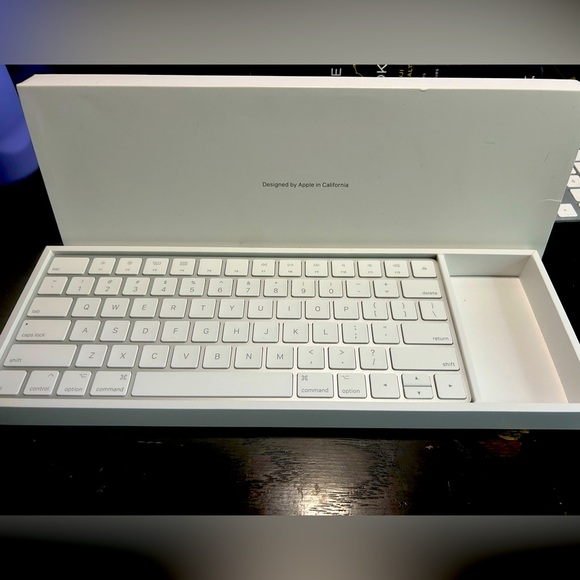 Mac Magic Keyboard - Picture 1 of 2